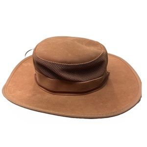 Dorfman Pacific soaker. NWT. Tan.